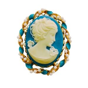 Vintage Blue White Gold Tone Twist Cameo Brooch Pin